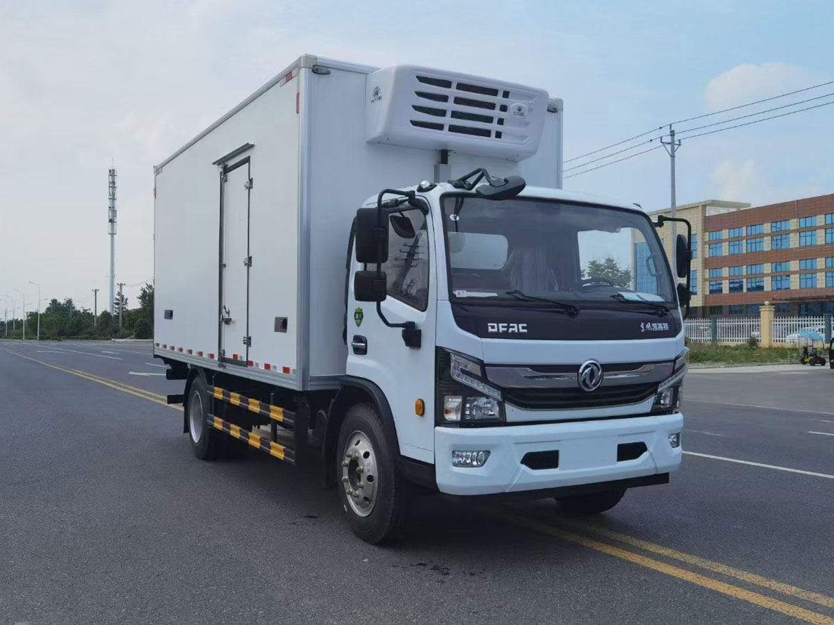 東風大多利卡冷藏車（5.2米）