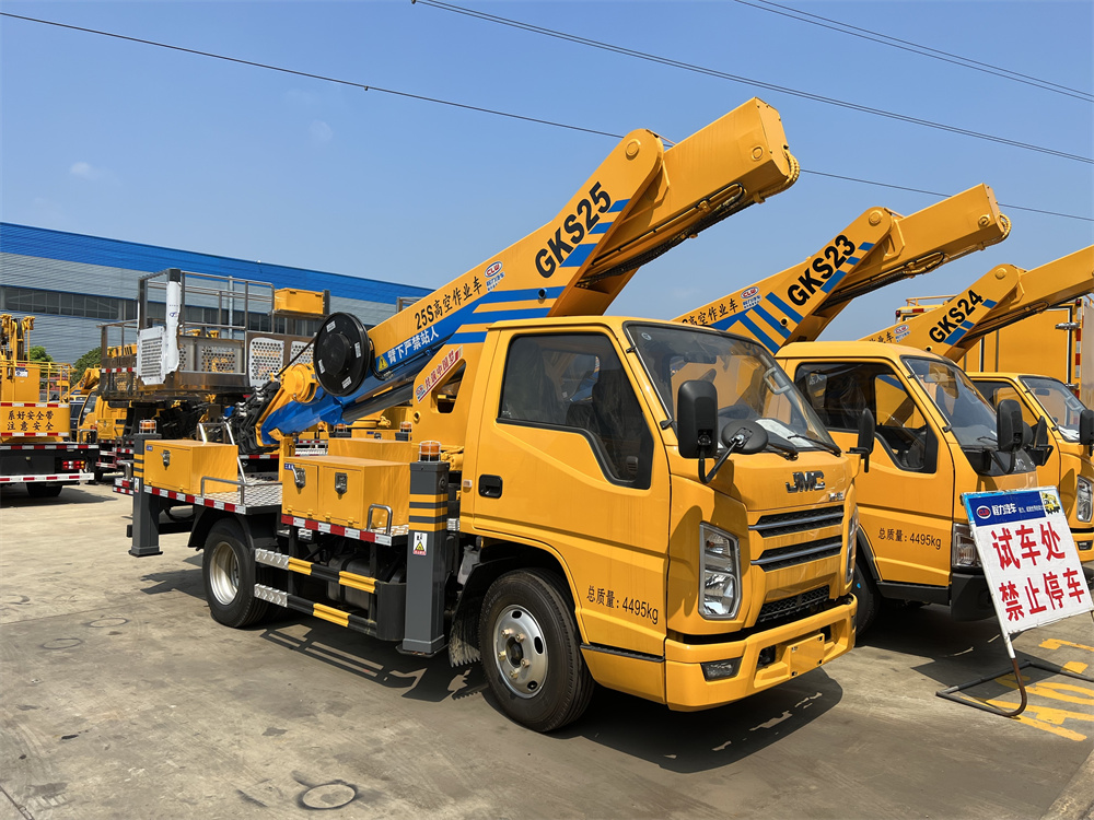 藍牌25米直臂伸縮式高空作業車配置參數